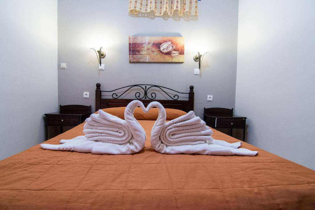Alkioni Hotel Фойникион Экстерьер фото