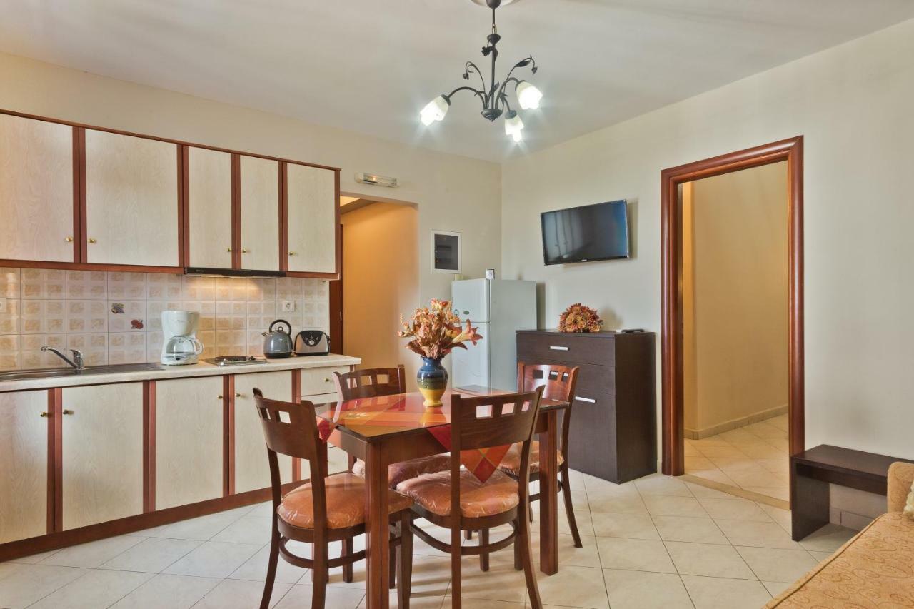 Alkioni Hotel Фойникион Экстерьер фото